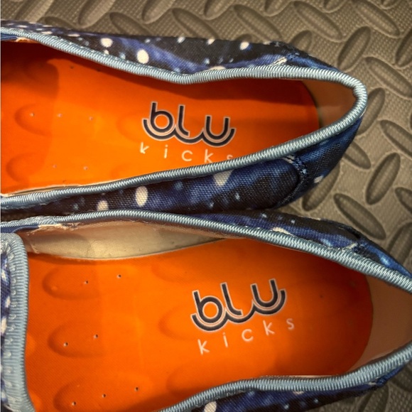 blu kicks Blue Whale Shark Womens Sz 10 Slip-on Recycled Canvas Rubber sole shoe - Picture 2 of 8